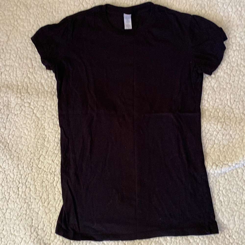 Black tee